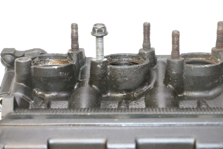 photo de CYLINDER HEAD YAMAHA XJ6 600 (2008 - 2016) - Additional view of the item