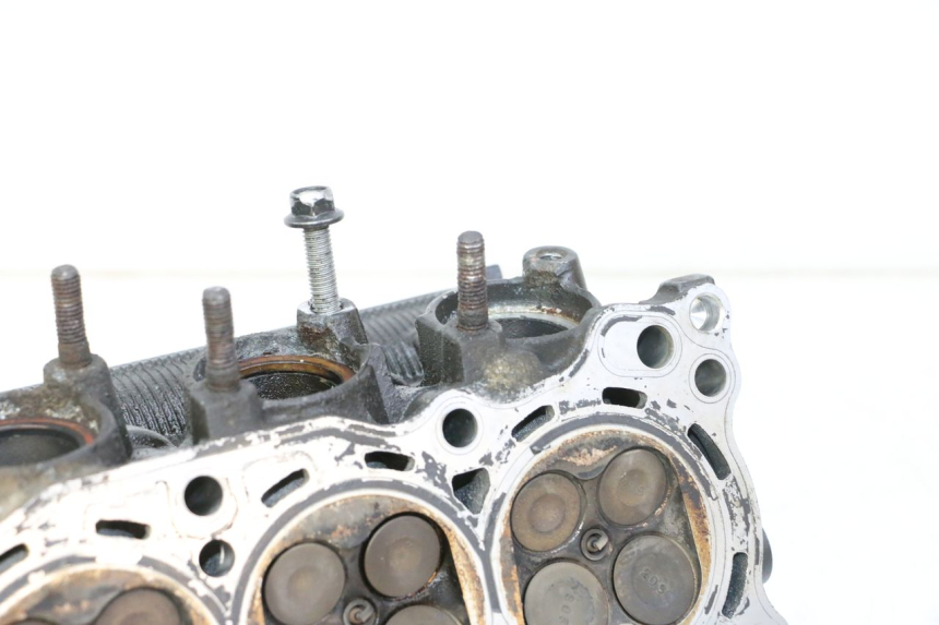 photo de CYLINDER HEAD YAMAHA XJ6 600 (2008 - 2016) - High-resolution close-up