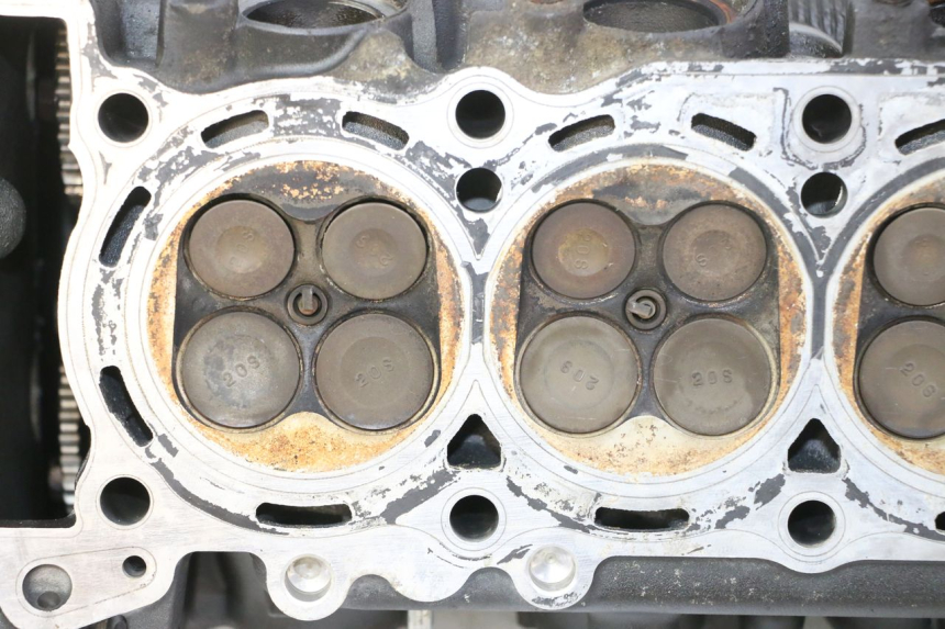 photo de CYLINDER HEAD YAMAHA XJ6 600 (2008 - 2016) - Used quality zoom