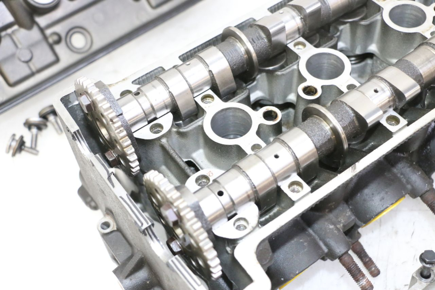 photo de CYLINDER HEAD YAMAHA XJ6 600 (2008 - 2016) - Focus on structure