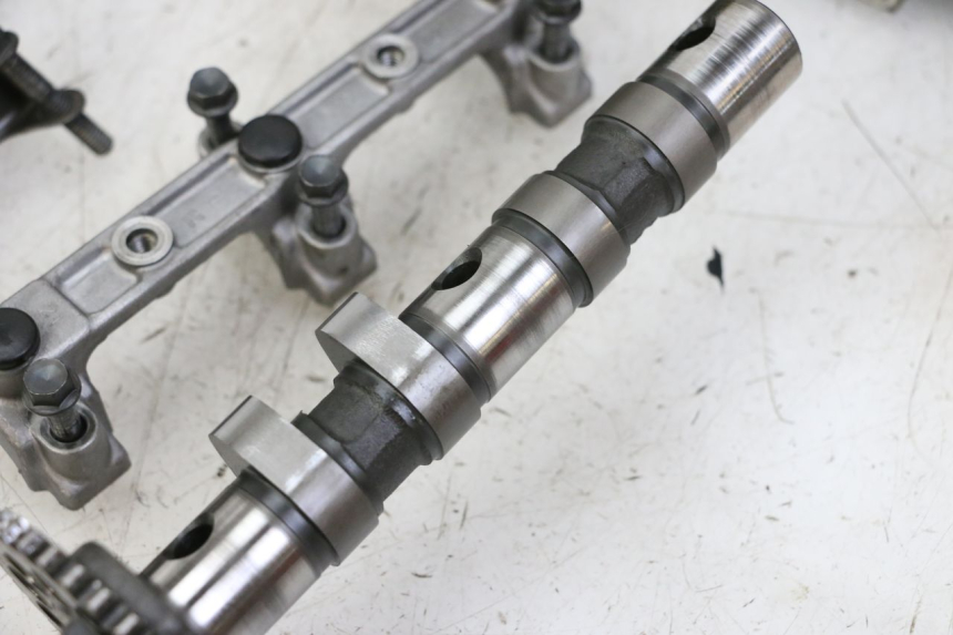 photo de CYLINDER HEAD YAMAHA FZS FAZER 600 (2001 - 2003) - Alternative perspective