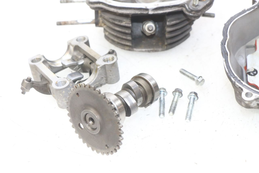 photo de CYLINDER HEAD YAMASAKI YM T 125 (2015 - 2020) - Detailed visual inspection