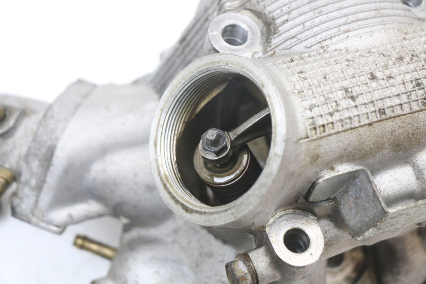 photo de CYLINDER HEAD YAMAHA YP MAJESTY 125 (2002 - 2006) - Surface and material condition