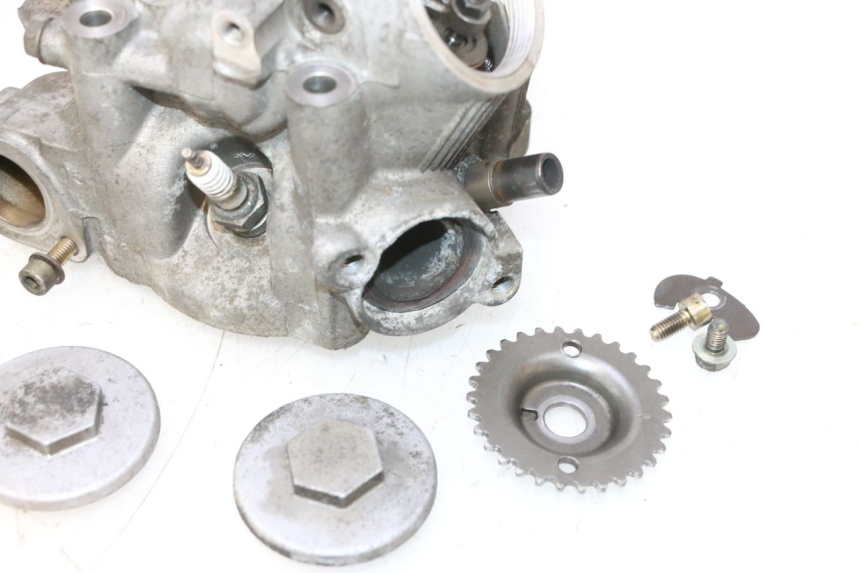 photo de CYLINDER HEAD YAMAHA YP MAJESTY 125 (2002 - 2006) - Distinctive features