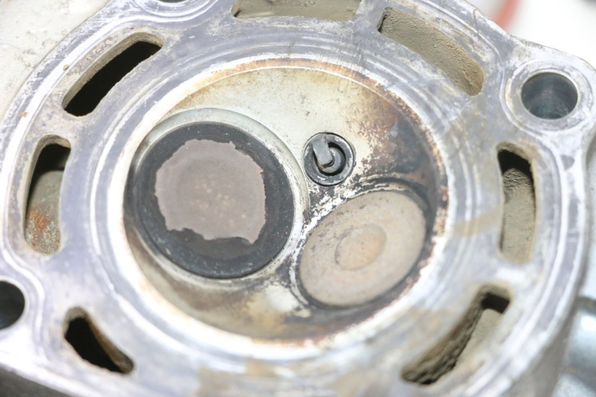 photo de CYLINDER HEAD YAMAHA YP MAJESTY 125 (1998 - 2001) - Component zoom