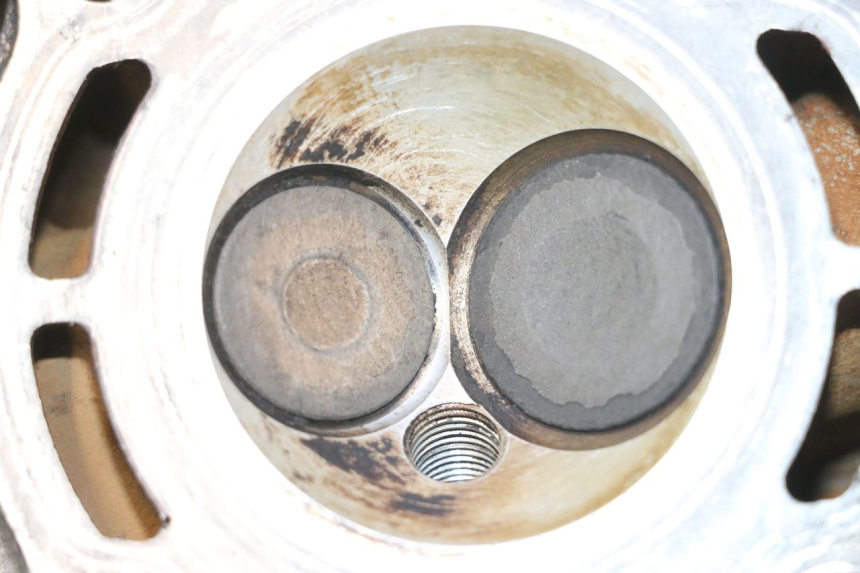 photo de CYLINDER HEAD YAMAHA YP MAJESTY 125 (2007 - 2010) - Component zoom