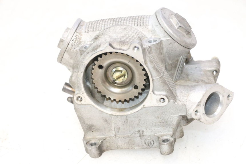 photo de CYLINDER HEAD YAMAHA YP MAJESTY 125 (2007 - 2010) - Technical close-up