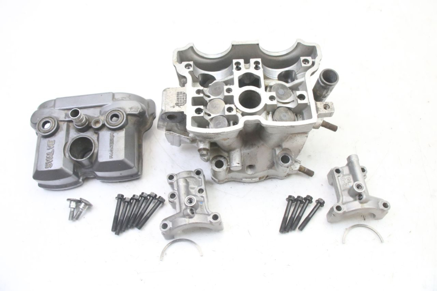 photo de CYLINDER HEAD YAMAHA YZ-F YZF 250 (2007 - 2013) - Fixing points details
