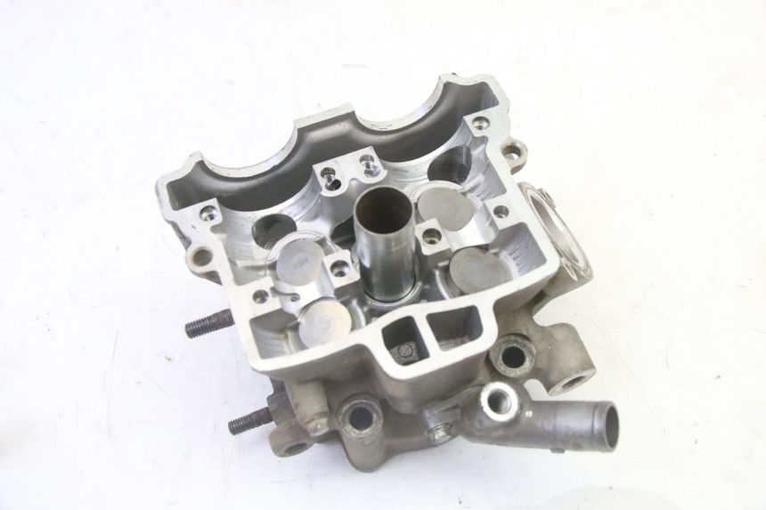 photo de CYLINDER HEAD YAMAHA YZ-F YZF 250 (2014 - 2018) - Focus on structure
