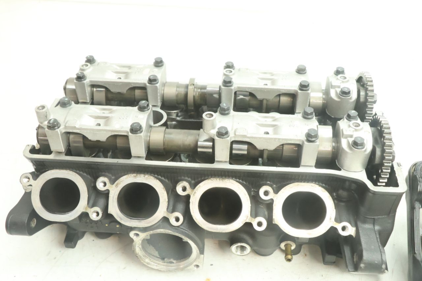 photo de CYLINDER HEAD YAMAHA YZF R6 600 (2008 - 2009) - Alternative angle