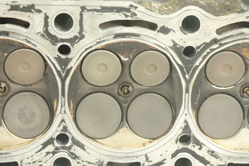 photo de CYLINDER HEAD YAMAHA YZF R6 600 (2008 - 2009) - Surface and material condition