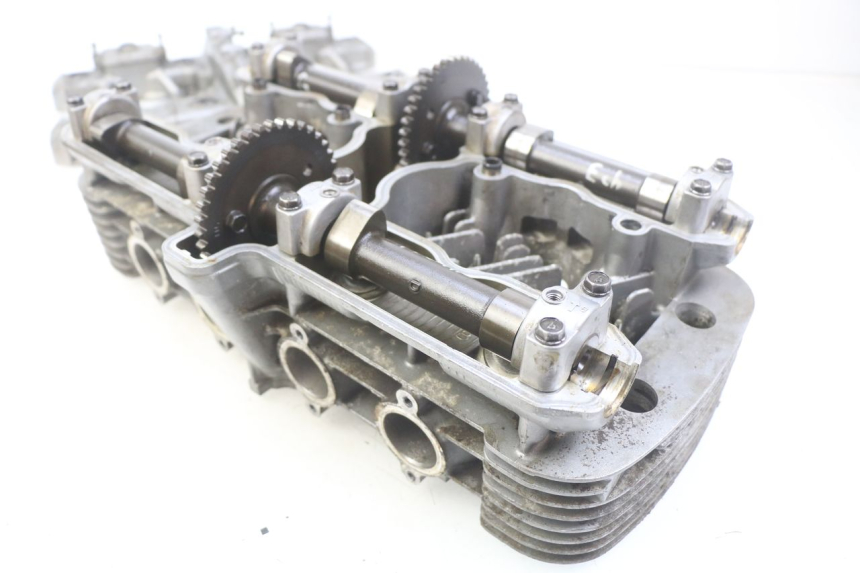 photo de CYLINDER HEAD KAWASAKI ZEPHYR 1100 ( - 1995) - Distinctive features
