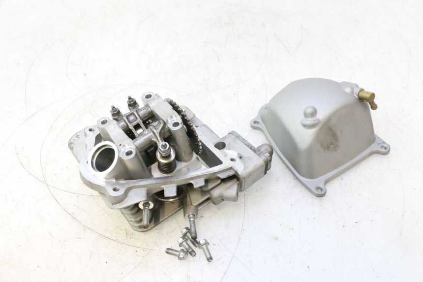 photo de CYLINDER HEAD PIAGGIO ZIP IGET 4T 50 (2021 - 2023) - Additional view of the item