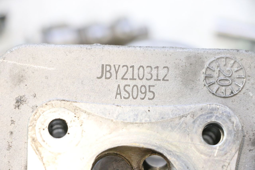 photo de CYLINDER HEAD PIAGGIO ZIP IGET 4T 50 (2021 - 2023) - Alternative angle