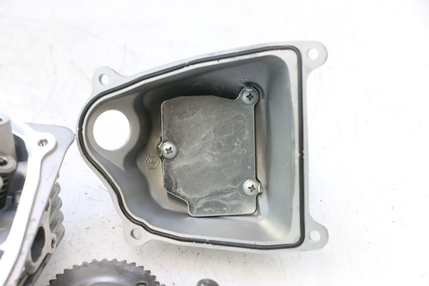 photo de CYLINDER HEAD PIAGGIO ZIP IGET 4T 50 (2021 - 2023) - Technical close-up