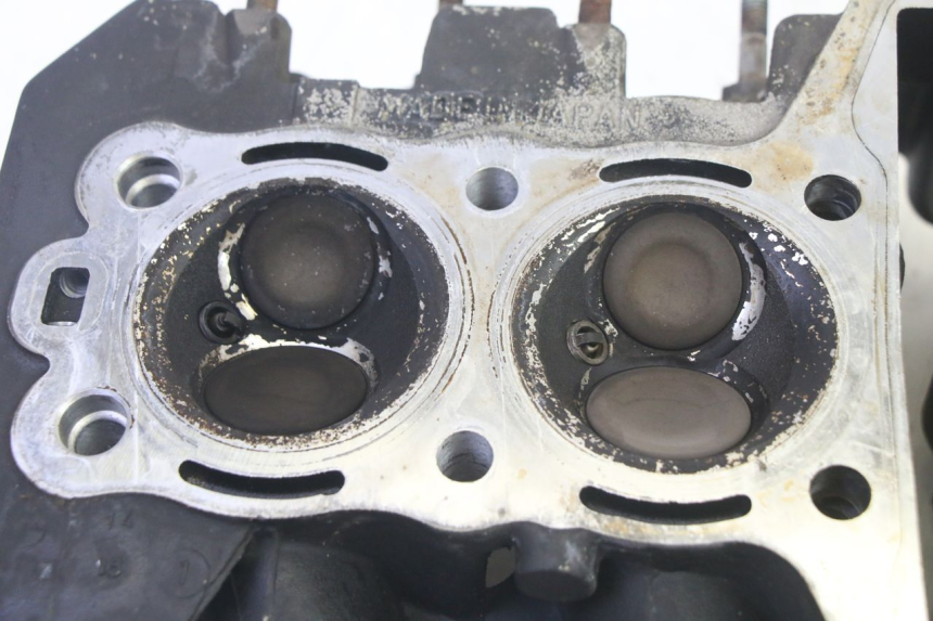 photo de CYLINDER HEAD KAWASAKI ZR 7 750 (1999 - 2004) - Distinctive features