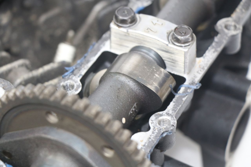 photo de CYLINDER HEAD KAWASAKI ZR7 ZR-7 S 750 (1999 - 2004) - Alternative perspective