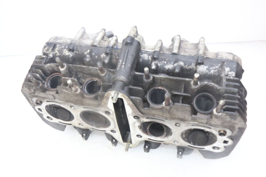 photo de CYLINDER HEAD KAWASAKI ZR7 ZR-7 S 750 (1999 - 2004) - Fixing points details