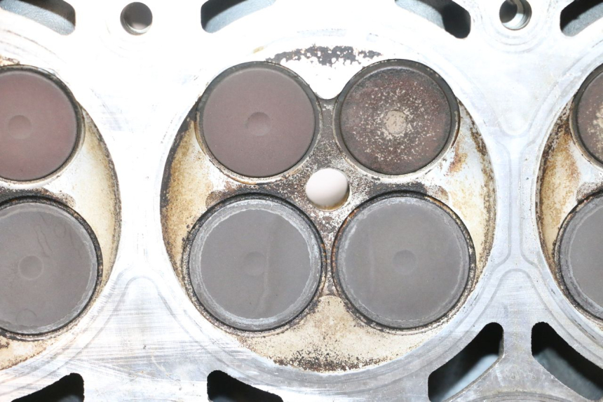 photo de CYLINDER HEAD KAWASAKI ZX-6R ZX6R 600 (2000 - 2002) - Focus on structure