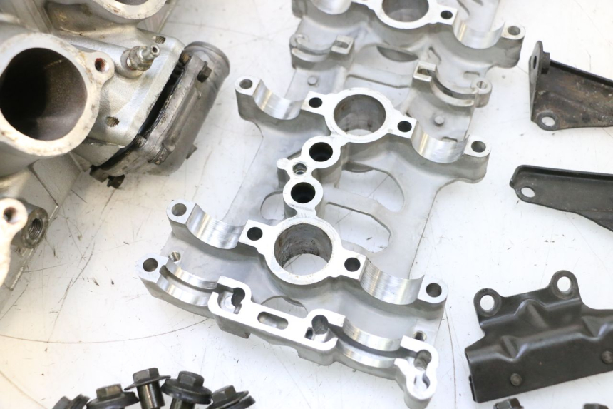 photo de CYLINDER HEAD KAWASAKI ZX-6R ZX6R 600 (2000 - 2002) - Surface and material condition