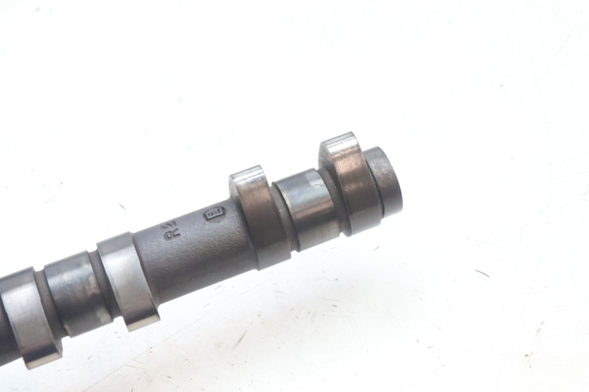 photo de CYLINDER HEAD KAWASAKI ZZR 600 (1995 - 2004) - High-resolution close-up