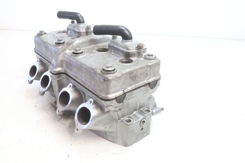 photo de CYLINDER HEAD KAWASAKI ZZR 600 (1995 - 2004) - Fixing points details