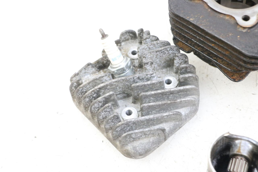 photo de CYLINDER PEUGEOT BUXY 50 (1993 - 1998) - High-resolution close-up