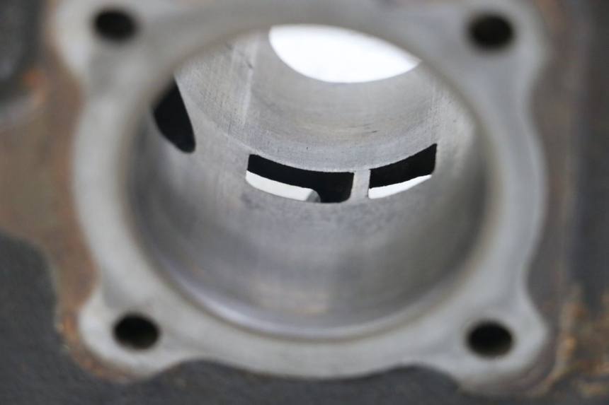 photo de CYLINDER PEUGEOT BUXY 50 (1993 - 1998) - Fixing points details