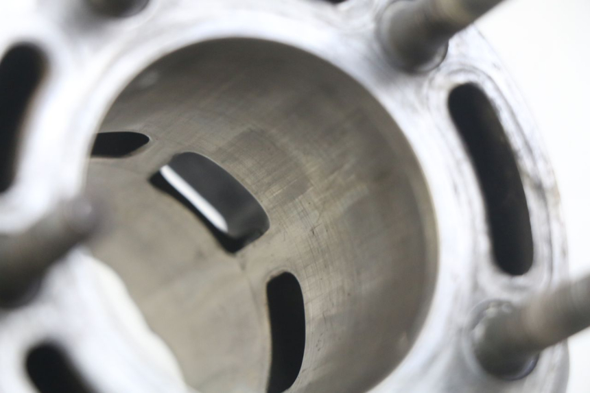 photo de CYLINDER BARREL HONDA CR 125 (1995 - 1997) - Fixing points details