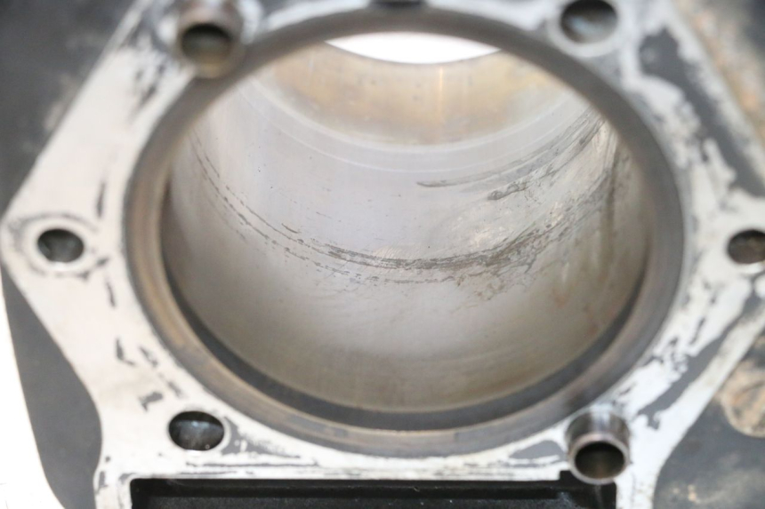 photo de CYLINDER BARREL SUZUKI DR S 600 (1985 - 1989) - Checked used part