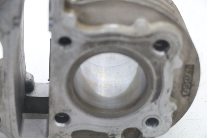 photo de CYLINDER BARREL PEUGEOT KISBEE 4T 50 (2018 - 2022) - Fixing points details