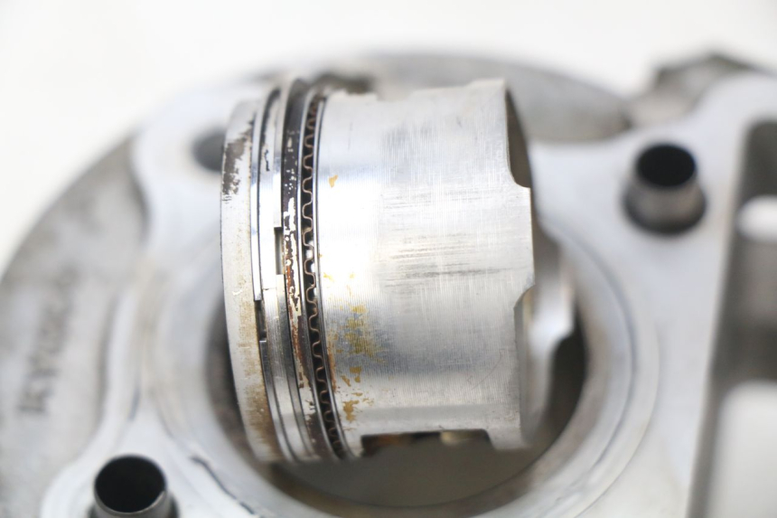 photo de CYLINDER PISTON KYMCO AGILITY 4T 50 (2005 - 2018) - Detailed visual inspection