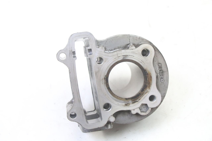 photo de CYLINDER PISTON KYMCO AGILITY 4T 50 (2018 - 2022) - Fixing points details