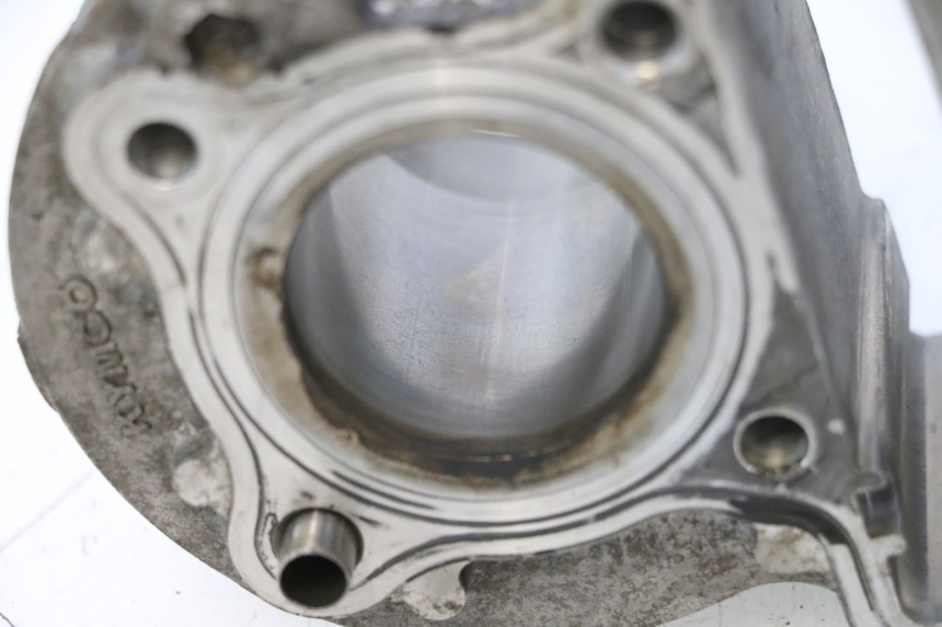 photo de CYLINDER BARREL PISTON KYMCO AGILITY PREMIUM 50 (2007 - 2010) - Surface and material condition