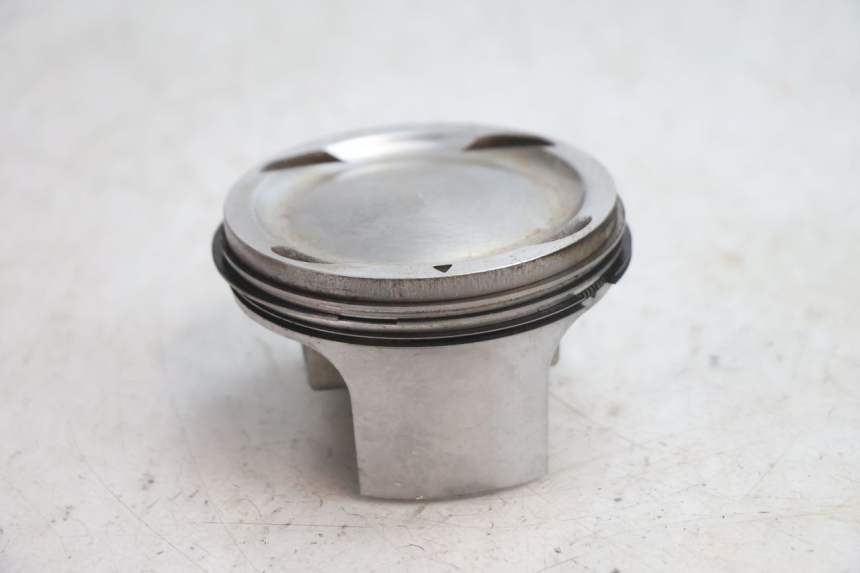 photo de REAR CYLINDER AND PISTON GILERA GP 800 (2007 - 2013) - Additional view of the item