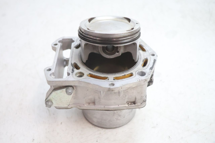 photo de REAR CYLINDER AND PISTON GILERA GP 800 (2007 - 2013) - Zoom on usage condition