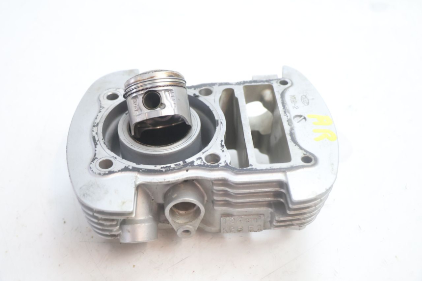 photo de REAR CYLINDER AND PISTON HONDA XLV VARADERO 125 (2007 - 2012) - Main view