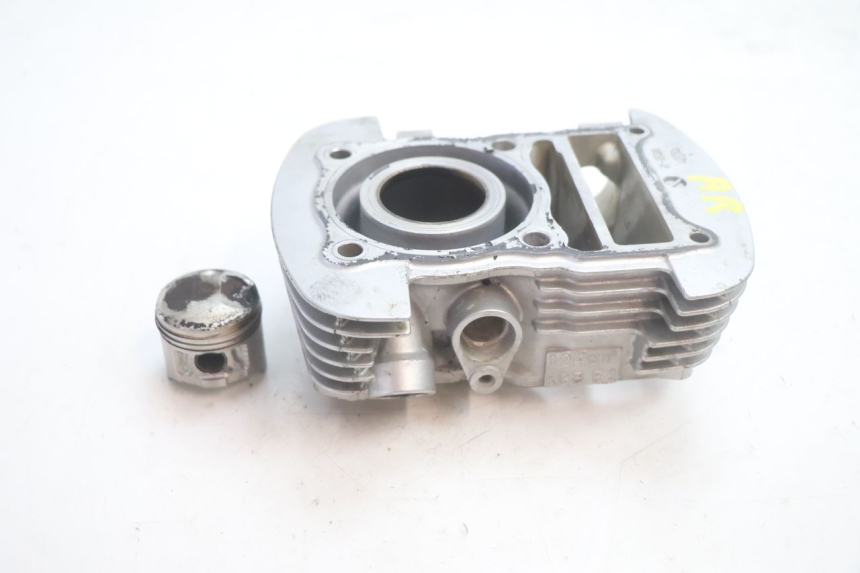 photo de REAR CYLINDER AND PISTON HONDA XLV VARADERO 125 (2007 - 2012) - Component detail
