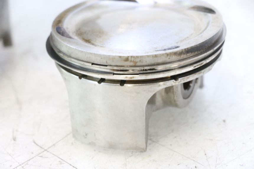 photo de FRONT CYLINDER AND PISTON GILERA GP 800 (2007 - 2013) - Supplementary product photo