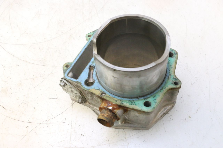 photo de FRONT CYLINDER AND PISTON GILERA GP 800 (2007 - 2013) - Fixing points details