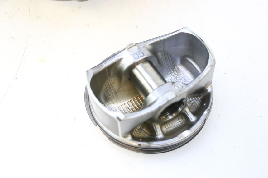 photo de FRONT CYLINDER AND PISTON HARLEY DAVIDSON ROAD GLIDE FLTRXSE 1920 (2018 - 2022) - Spare part profile view