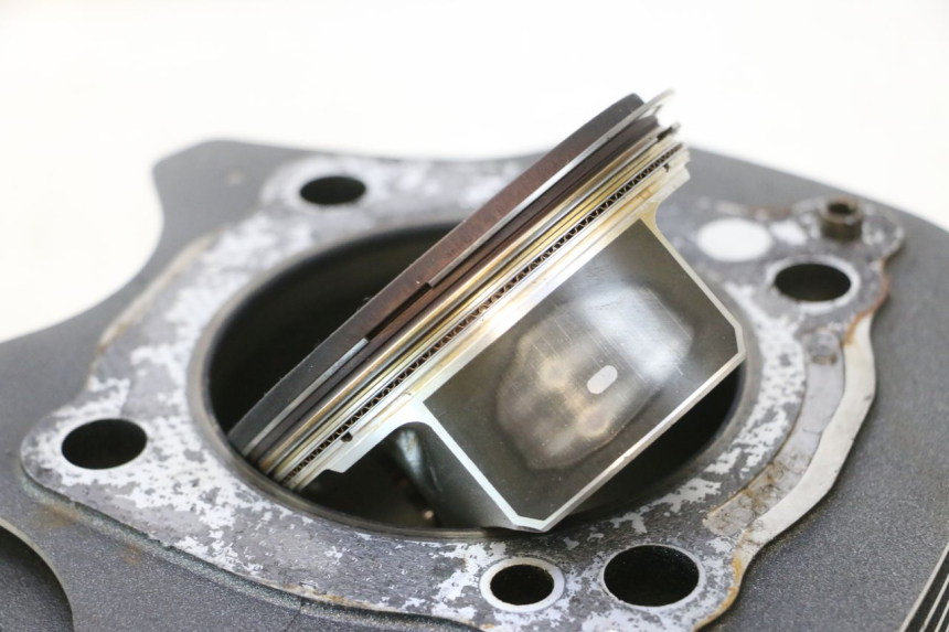 photo de FRONT CYLINDER AND PISTON HARLEY DAVIDSON ROAD GLIDE FLTRXSE 1920 (2018 - 2022) - Zoom on usage condition