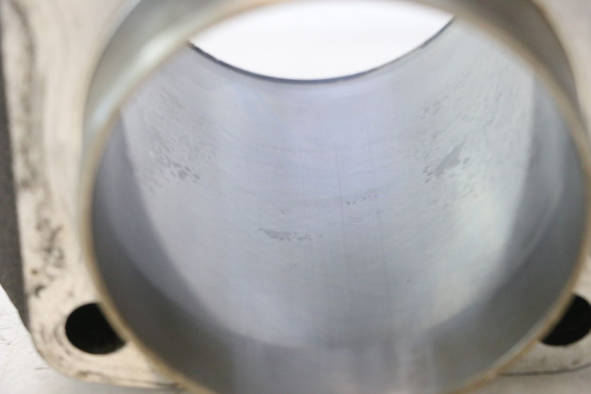 photo de FRONT CYLINDER AND PISTON HARLEY DAVIDSON ROAD GLIDE FLTRXSE 1920 (2018 - 2022) - Surface and material condition