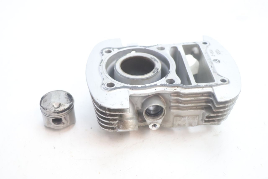 photo de FRONT CYLINDER AND PISTON HONDA XLV VARADERO 125 (2007 - 2012) - Component detail