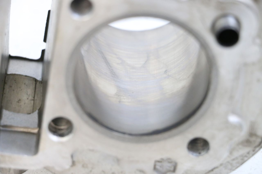 photo de CYLINDER PISTON JONWAY AZTRAL 125 (2008 - 2017) - Fixing points details