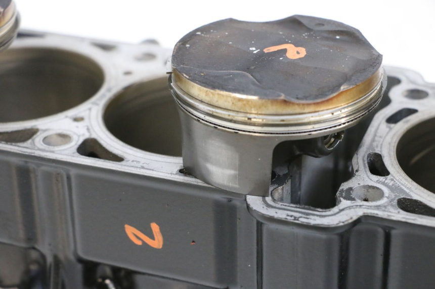 photo de CYLINDER BARREL PISTON MV AGUSTA BRUTALE R WALLY 910 (2008 - 2008) - Surface and material condition