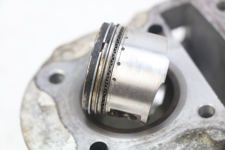 photo de CYLINDER PISTON BAOTIAN BT 50 QT-12 50 (2007 - 2009) - Distinctive features