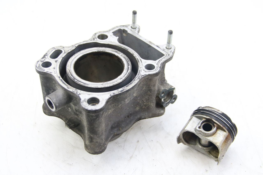 photo de CYLINDER PISTON SUZUKI BURGMAN 125 (2007 - 2014) - Alternative perspective