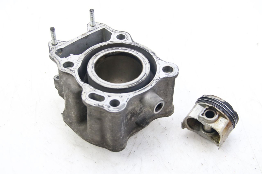 photo de CYLINDER PISTON SUZUKI BURGMAN 125 (2007 - 2014) - Technical close-up