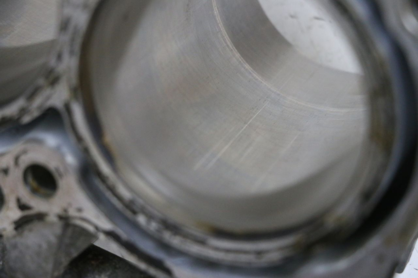 photo de CYLINDER BARREL PISTON SUZUKI BURGMAN 650 (2013 - 2020) - Detailed visual inspection